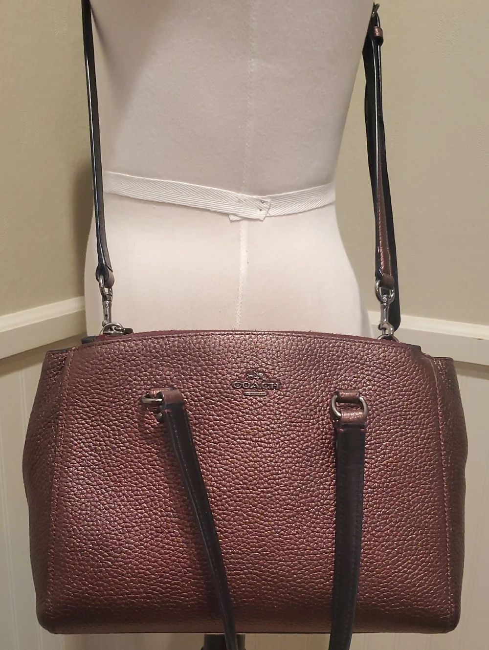 Coach metallic Black Cherry 